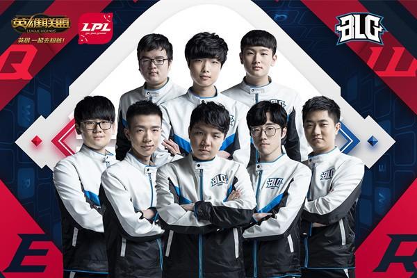 翔伞运动的 翔伞运动的